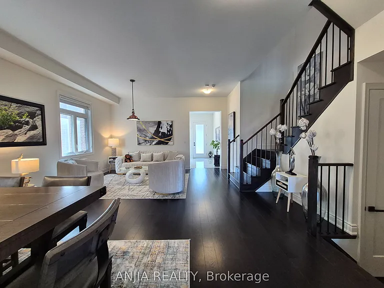 50 Meadow Vista Cres #UPPER — Photo 15