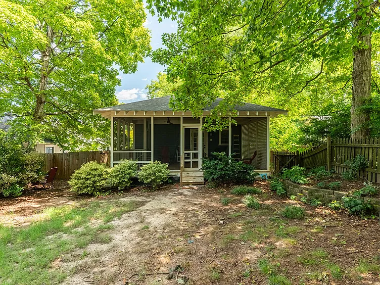613 Elm St — Photo 23