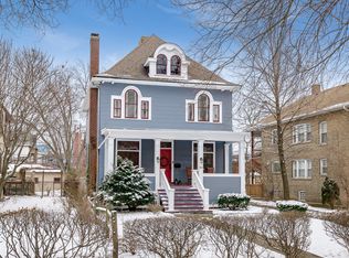 422 S Elmwood Ave, Oak Park, IL 60302