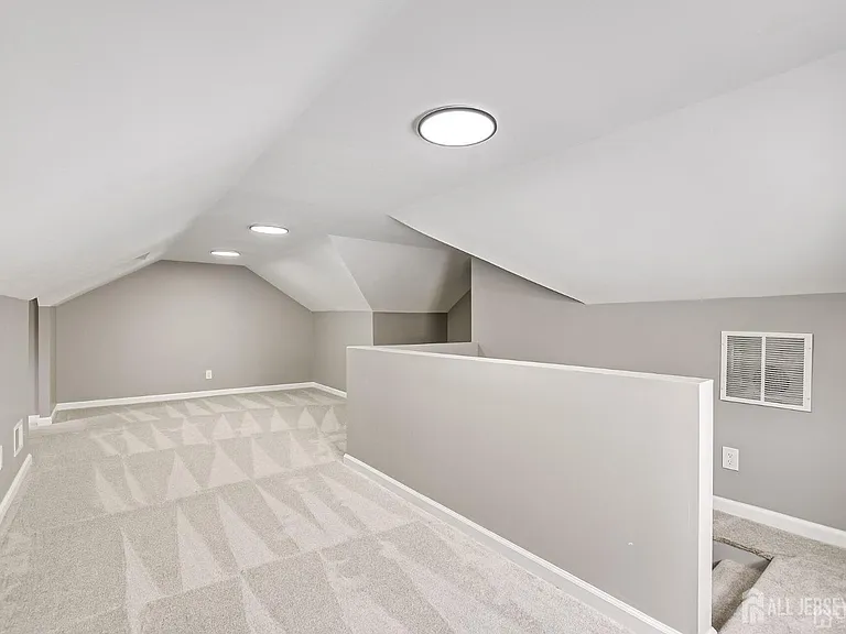 48 Johnson Pl — Photo 21
