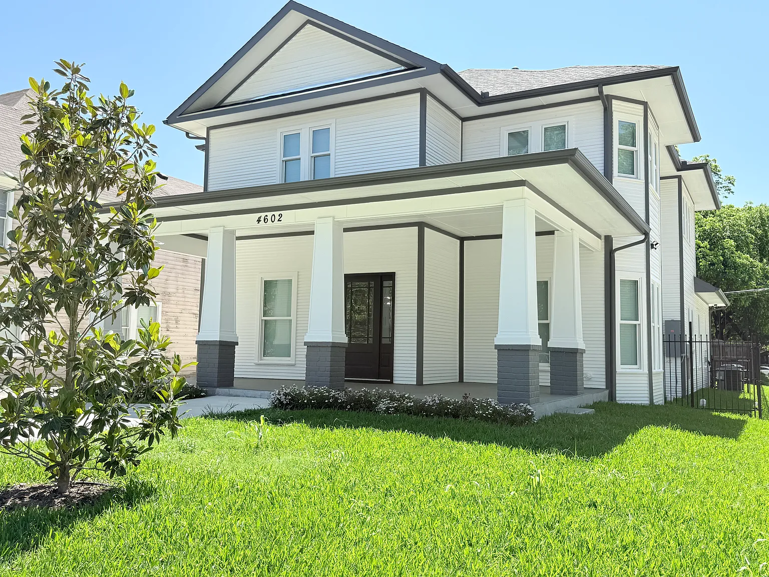 4 bed, 3.5 bath, 3000 sqft, $6,790 — Photo 1