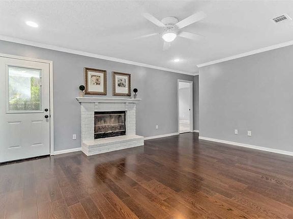 5th image of 2775 Glen Eden Dr