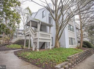 946 Windbrooke Dr #946, Gaithersburg, MD 20879