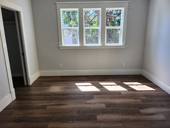 5th image of 1109 Central Ave #B