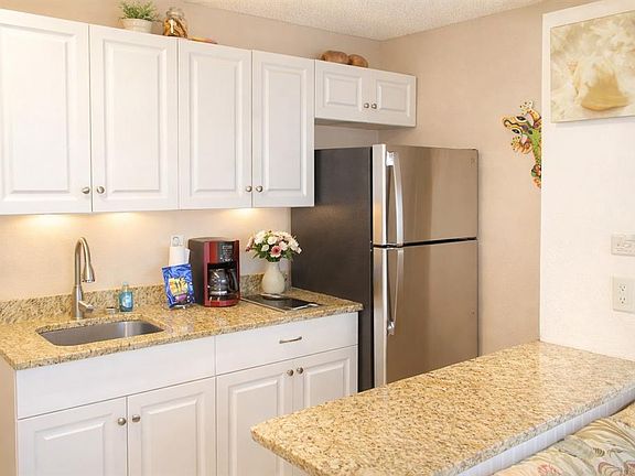 5th image of 9980 GULF BOULEVARD #409