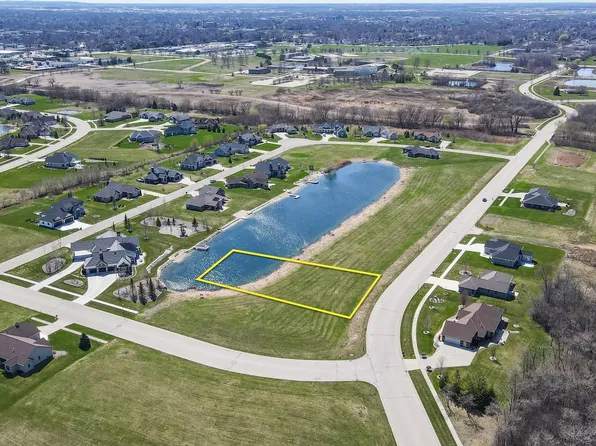 1138 Ducharme Pkwy #55, Fond Du Lac, WI 54935