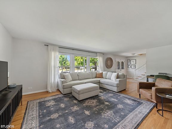 5th image of 2315 S Cedar Glen Dr