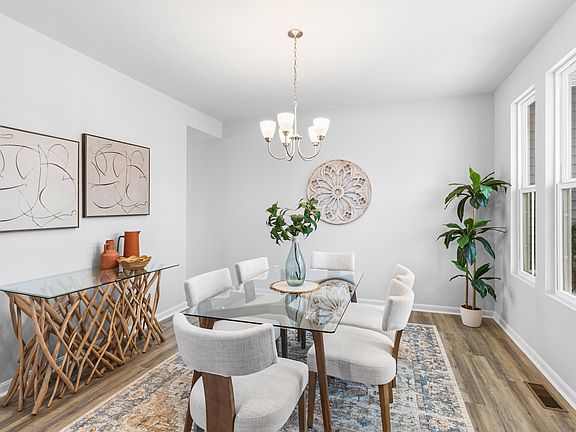 5th image of 11048 Woodmont Way