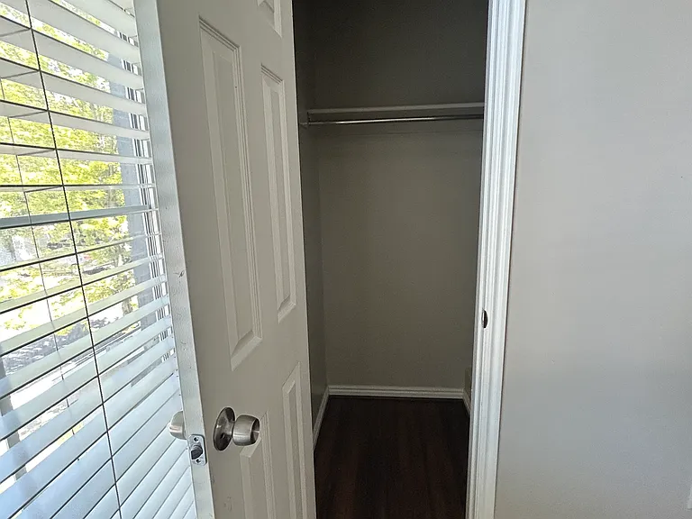 475 N Redwood Rd — Photo 11