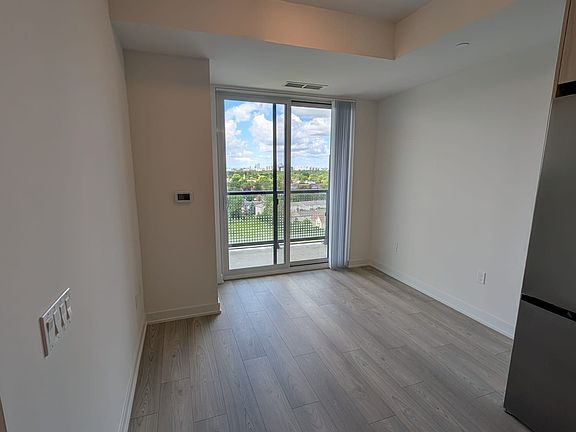 5th image of 5858 Yonge St #1123