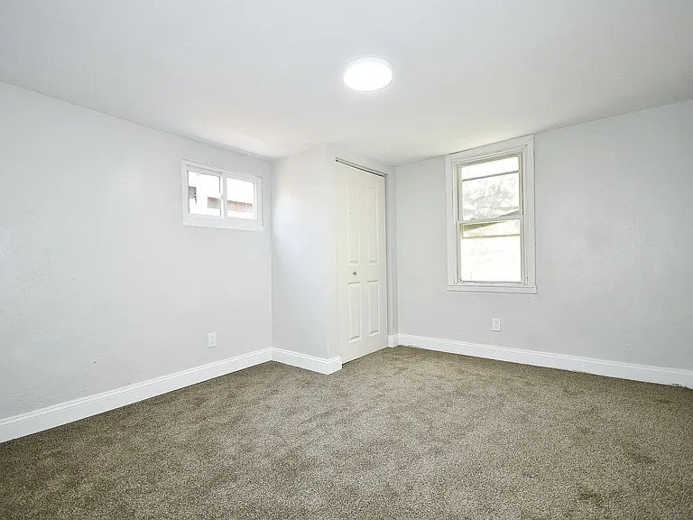1103 Crosby St #1 — Photo 12