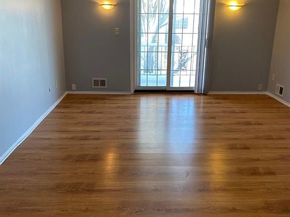 3rd image of 42285 Woodward Ave #S1-3