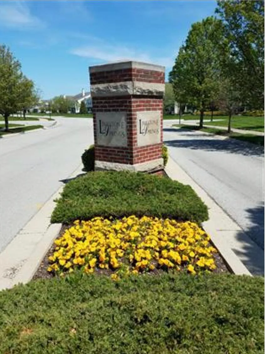 2 bed, 2.5 bath, 1350 sqft, $1,799 — Photo 1