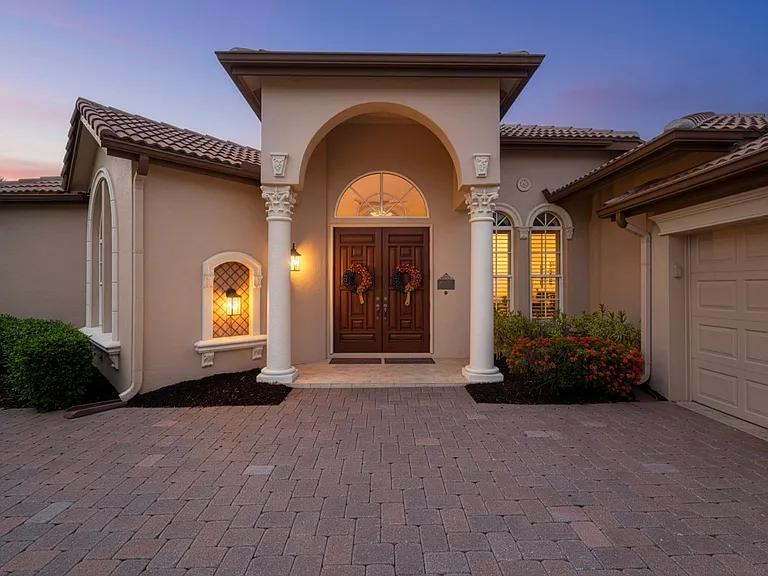 923 SW Grand Reserves Blvd — Photo 5
