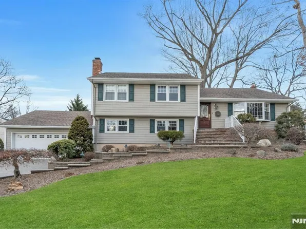 108 Knickerbocker Ave, Hillsdale, NJ 07642