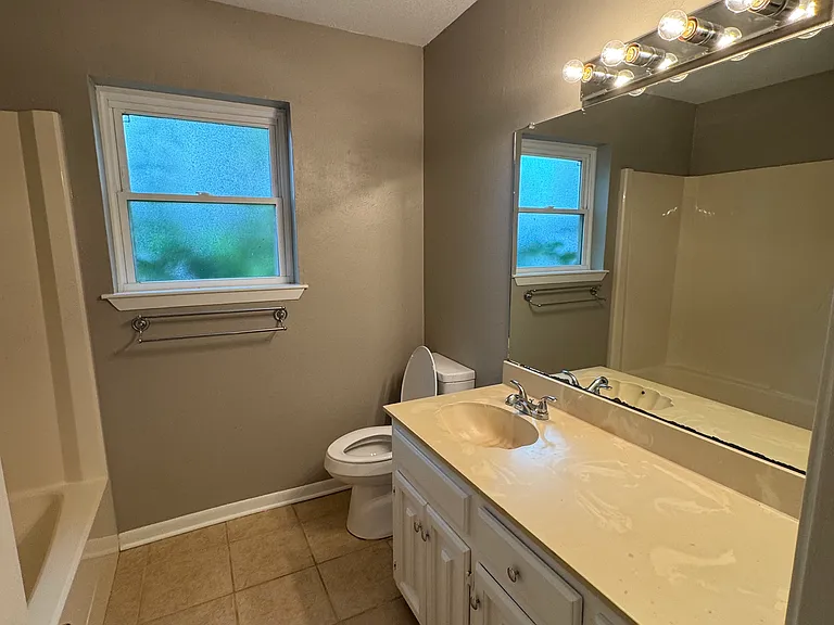 8304 Oxford Dr — Photo 19
