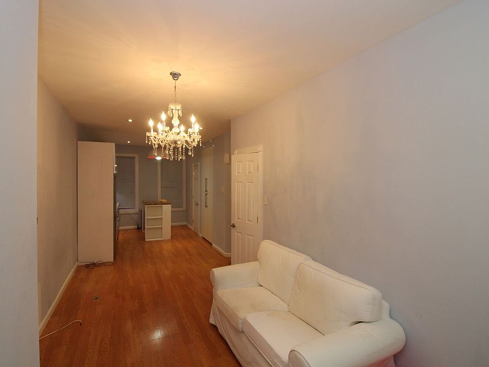 2nd image of 29 McGuinness Blvd APT 2L