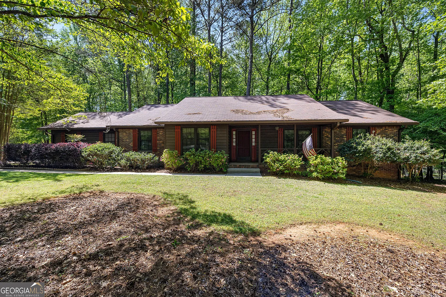 160 Kingswood Dr photo 1