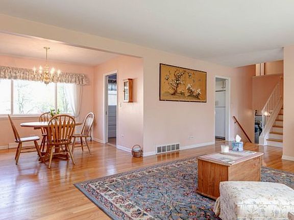 5th image of 1701 Chatham Cir