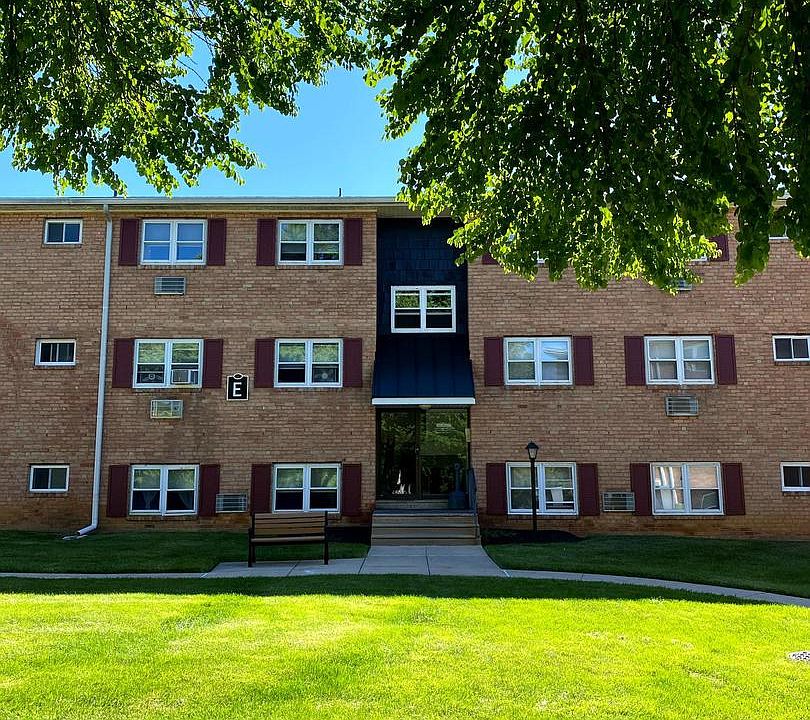 1st image of 335 E Lancaster Ave Unit E22