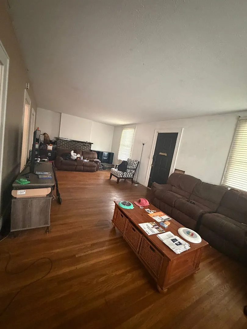 620 E Delmar | Springfield, MO 65807 - 4 Bed / 2 Bath in the Heart of Phelps Grove 2,600 Sq Ft — Photo 2