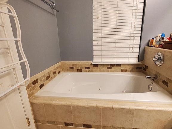 3rd image of 1523 Laurel Wood Way