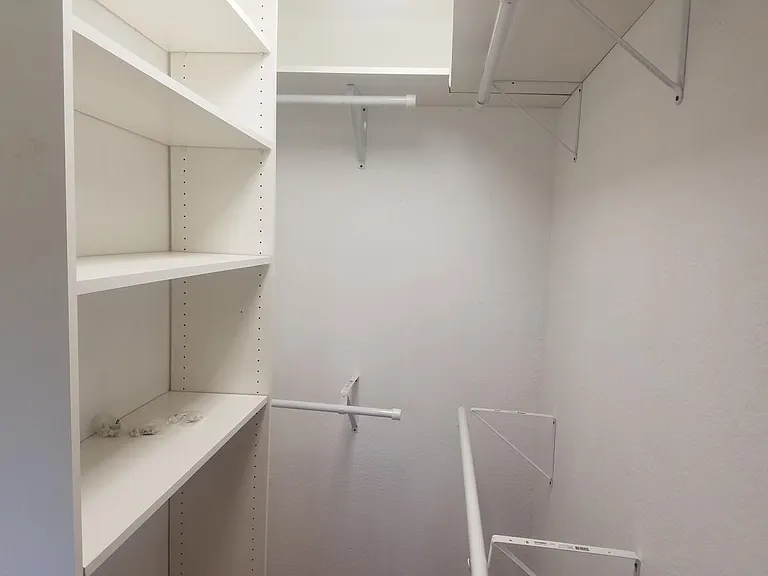 5027 N T St — Photo 8