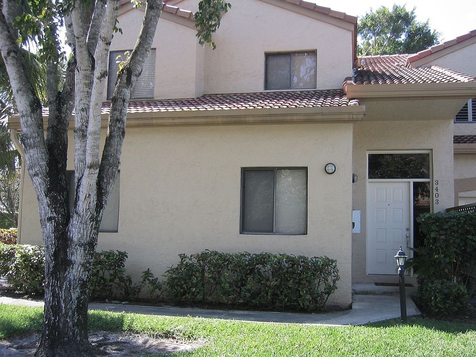Front Facing (entry door)