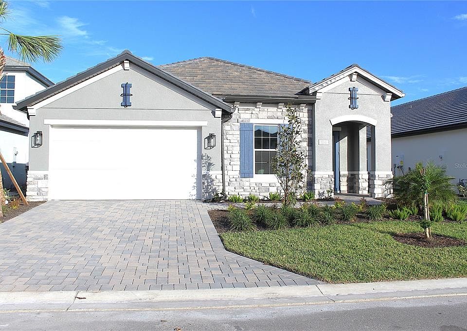 1st image of 256 VISTERA BOULEVARD