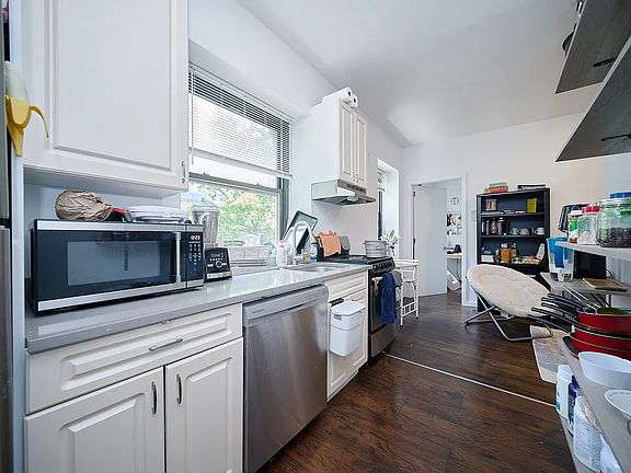 4th image of 484 9th Ave #4B