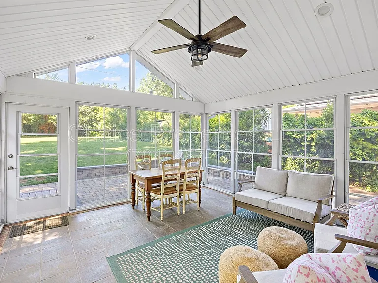832 Stanfield Dr — Photo 36