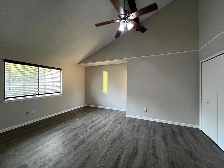 7506 Chelsea Moor #B — Photo 22