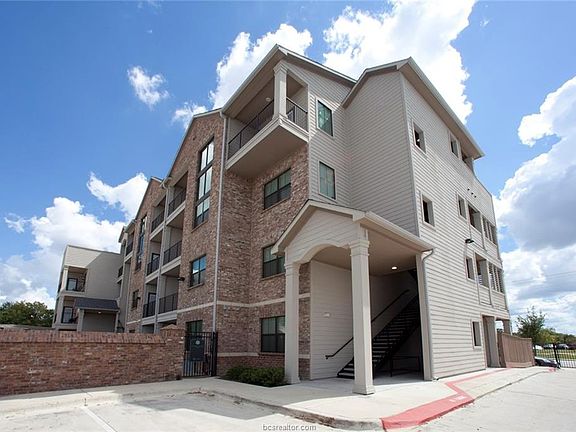 5th image of 1026 Foster Ave APT 204