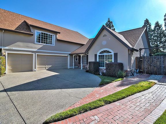 3rd image of 1560 Misty Wood Dr