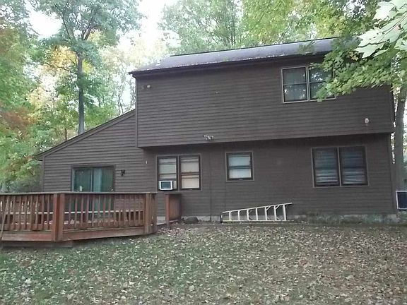 2nd image of 210 Woodscape Dr