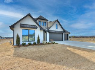 2082 E 136th Pl, Bixby, OK 74008