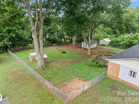 3rd image of 1557 Branchville Rd