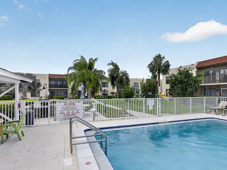 12505 McGregor Blvd #113 — Photo 32