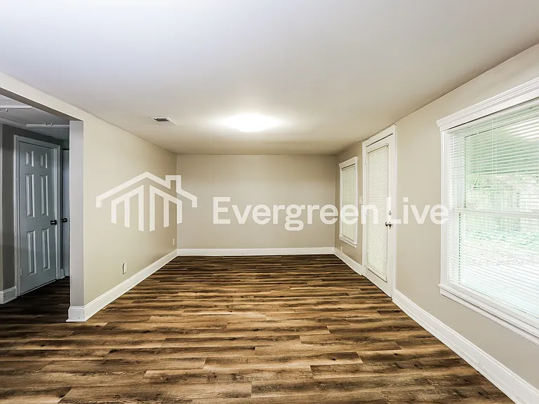 3906 Valley Rd — Photo 6