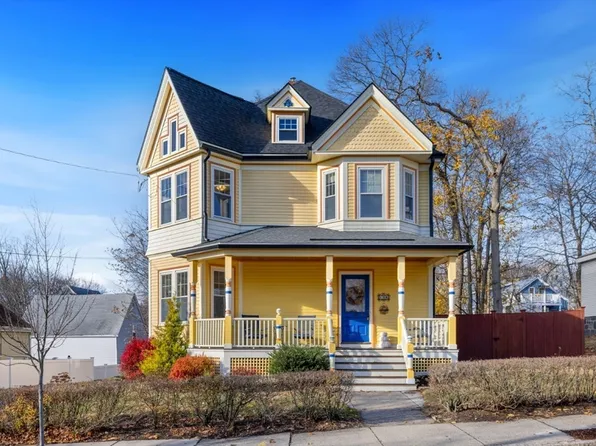 136 Hawthorne St, Malden, MA 02148