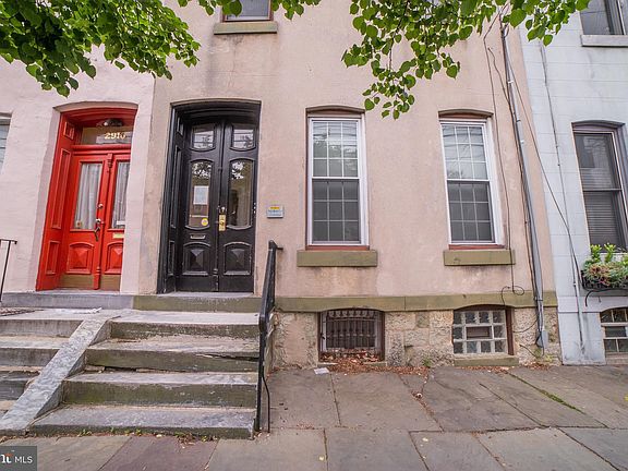 2nd image of 2918 Poplar St #3