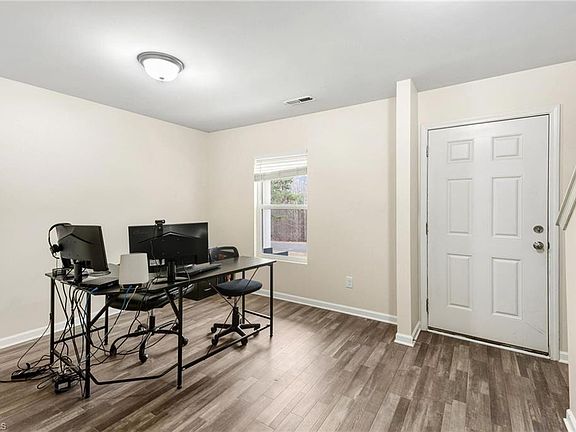 4th image of 473 Wendover Dr