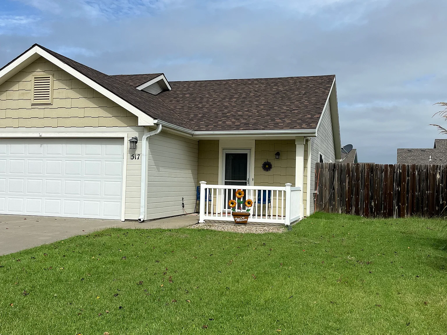 3 bed, 1236 sqft, $1,550 — Photo 1