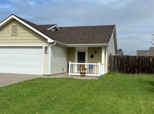 517 Brookmont Dr, Manhattan, KS 66502