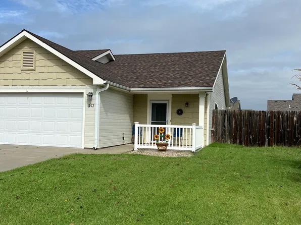517 Brookmont Dr, Manhattan, KS 66502
