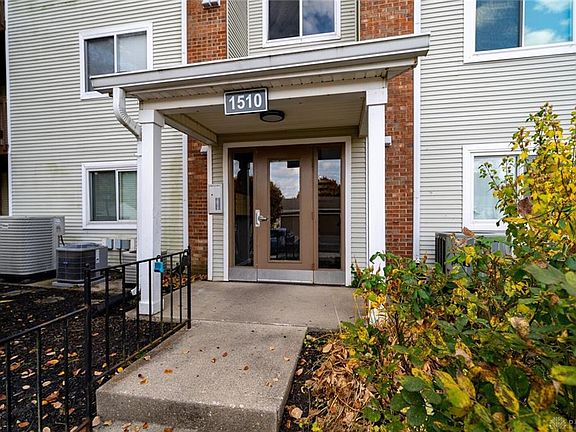 2nd image of 1510 Lake Pointe Way #15106