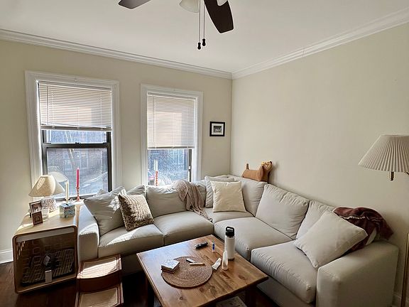 2nd image of 1056 W Lill Ave