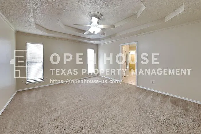 2304 Tamarisk Dr — Photo 9