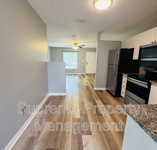 5021 Burlington Ave N — Photo 7