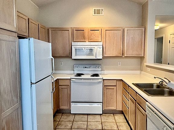 4th image of 8500 E Jefferson Ave APT 18D